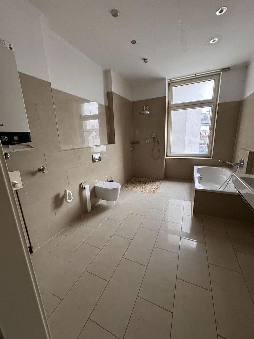 Pronájem bytu 3+1 105 m², Märkische Str. 40, Düsseldorf, Severní Porýní-Vestfálsko Pronájem bytu 3+1 105 m², Märkische Str. 40, Düsseldorf, Severní Porýní-Vestfálsko