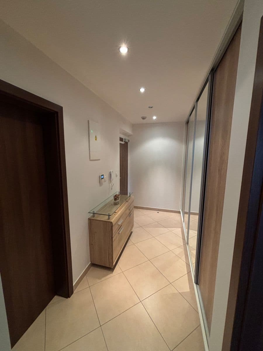 Pronájem bytu 2+kk 62 m², Modenská, Praha, Praha Pronájem bytu 2+kk 62 m², Modenská, Praha, Praha