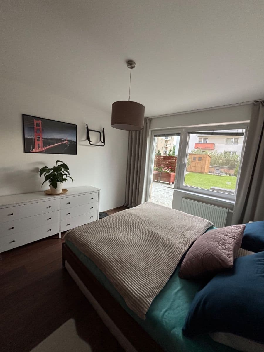 Pronájem bytu 2+kk 62 m², Modenská, Praha, Praha Pronájem bytu 2+kk 62 m², Modenská, Praha, Praha