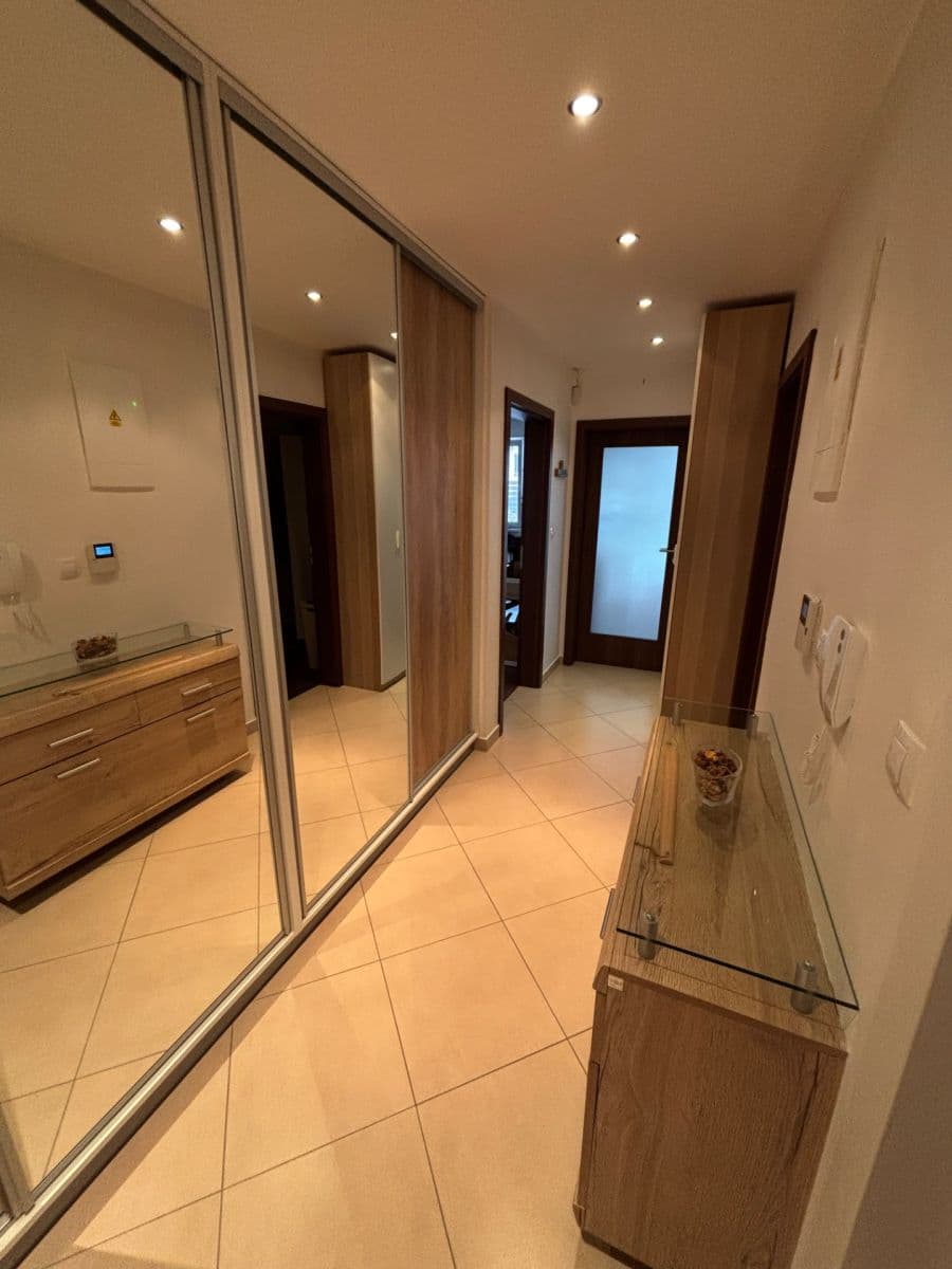 Pronájem bytu 2+kk 62 m², Modenská, Praha, Praha Pronájem bytu 2+kk 62 m², Modenská, Praha, Praha