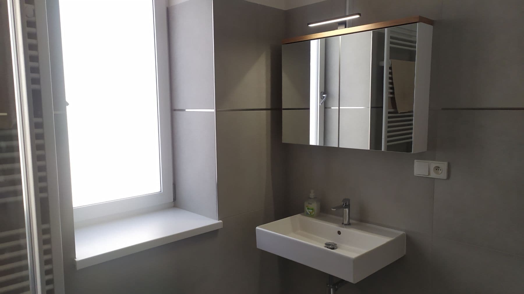 Pronájem bytu 1+kk 36 m², S. K. Neumanna, Kralupy nad Vltavou, Středočeský kraj Pronájem bytu 1+kk 36 m², S. K. Neumanna, Kralupy nad Vltavou, Středočeský kraj