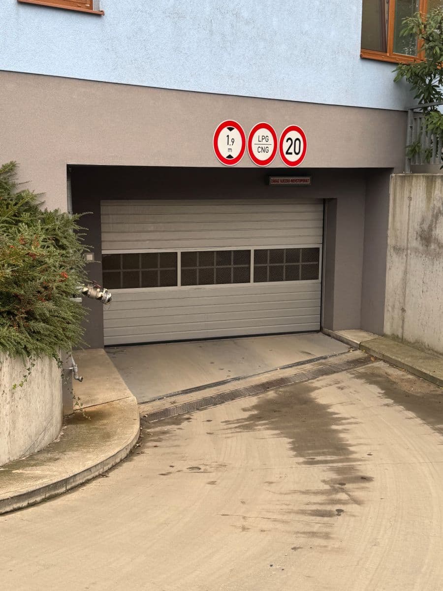 Prodej garáže 31 m², Březenská, Praha, Praha Prodej garáže 31 m², Březenská, Praha, Praha