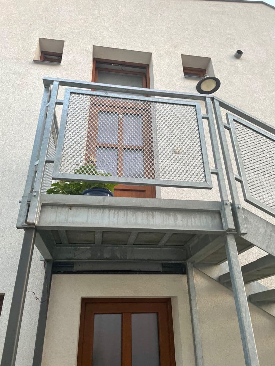 Pronájem bytu 1+kk 22 m², Černovírská, Olomouc, Olomoucký kraj Pronájem bytu 1+kk 22 m², Černovírská, Olomouc, Olomoucký kraj