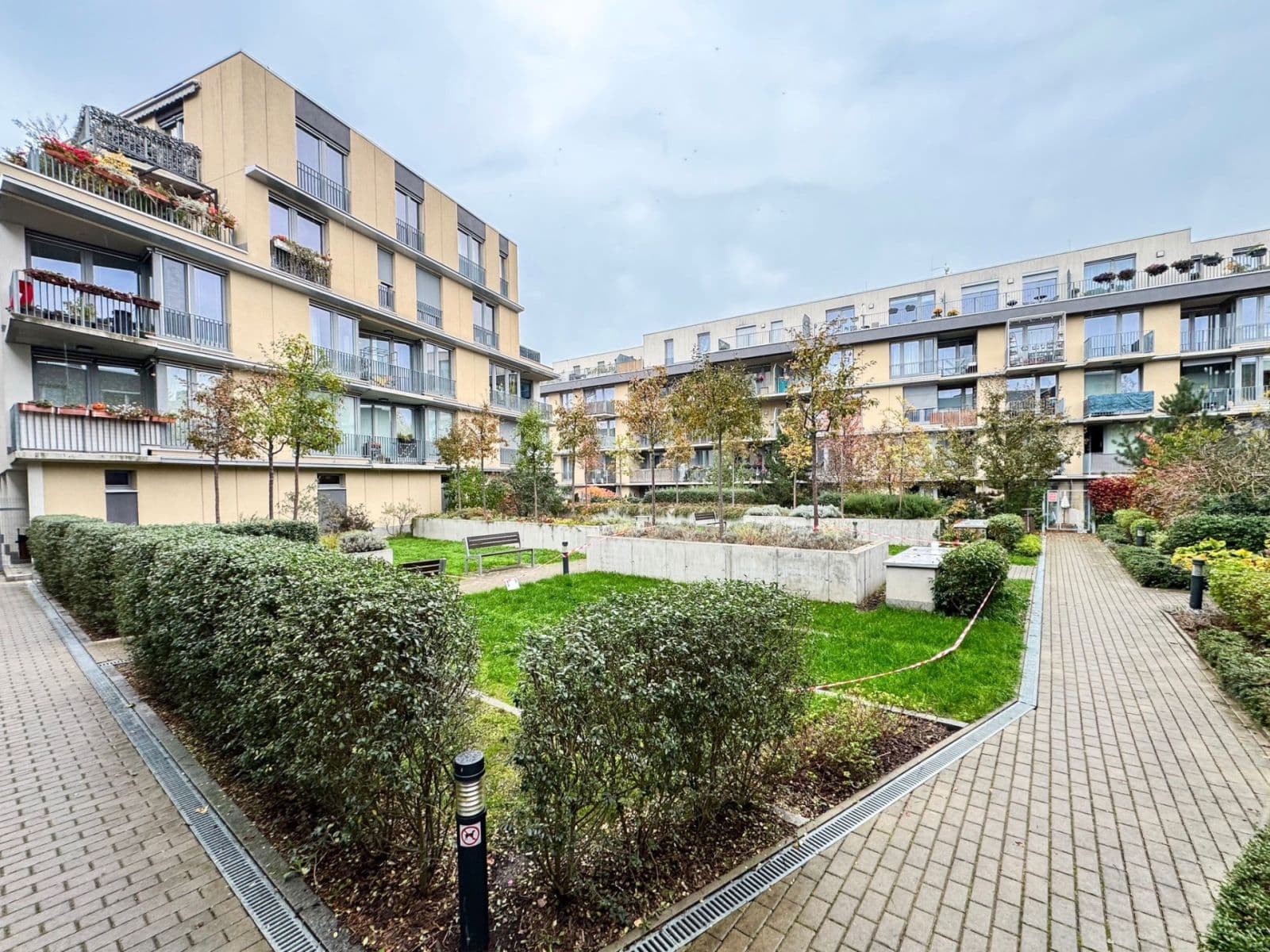 Pronájem bytu 2+kk 54 m², Olgy Havlové, Praha, Praha Pronájem bytu 2+kk 54 m², Olgy Havlové, Praha, Praha