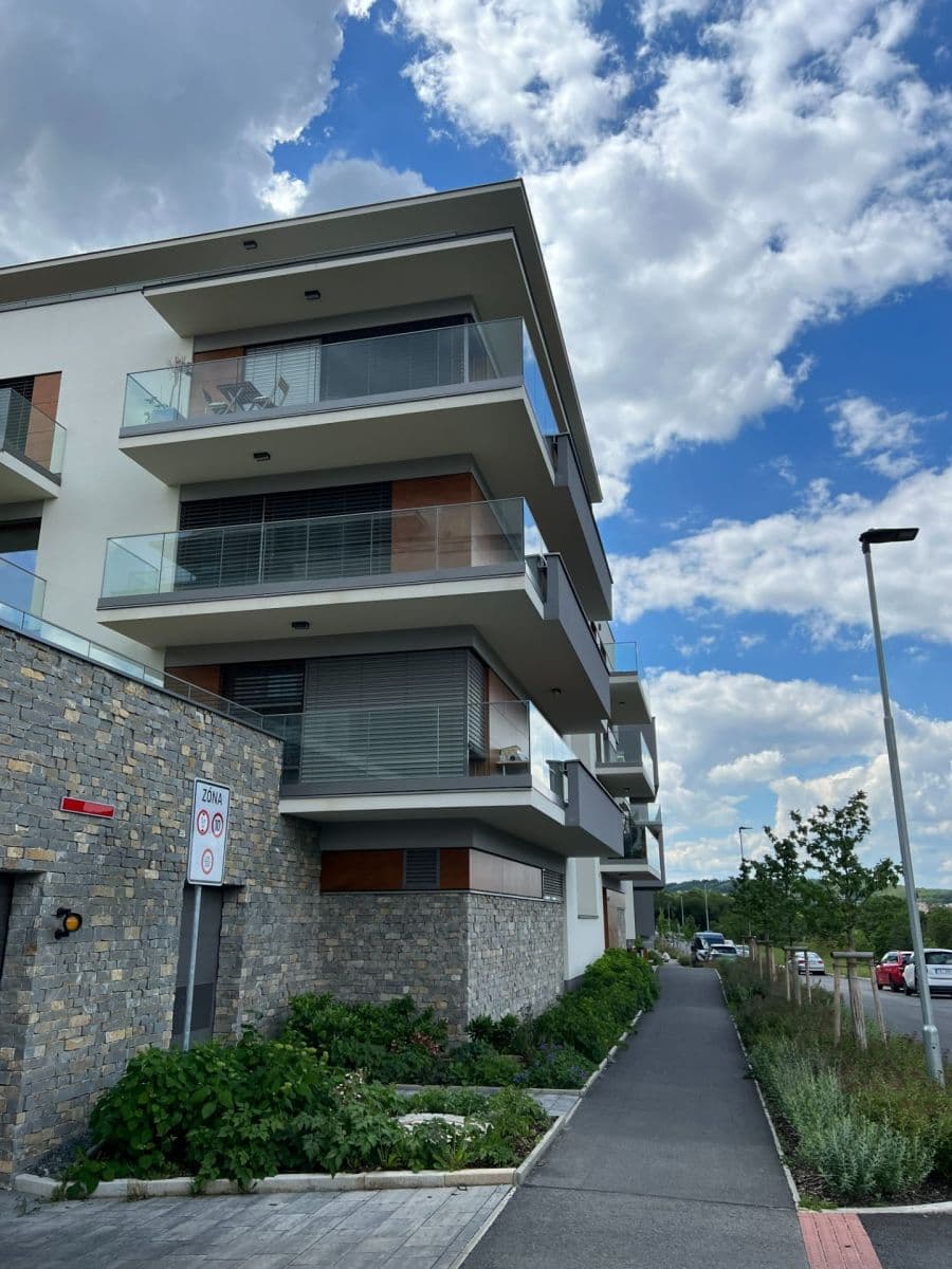 Pronájem garáže 12 m², Lučištníků, Praha, Praha Pronájem garáže 12 m², Lučištníků, Praha, Praha