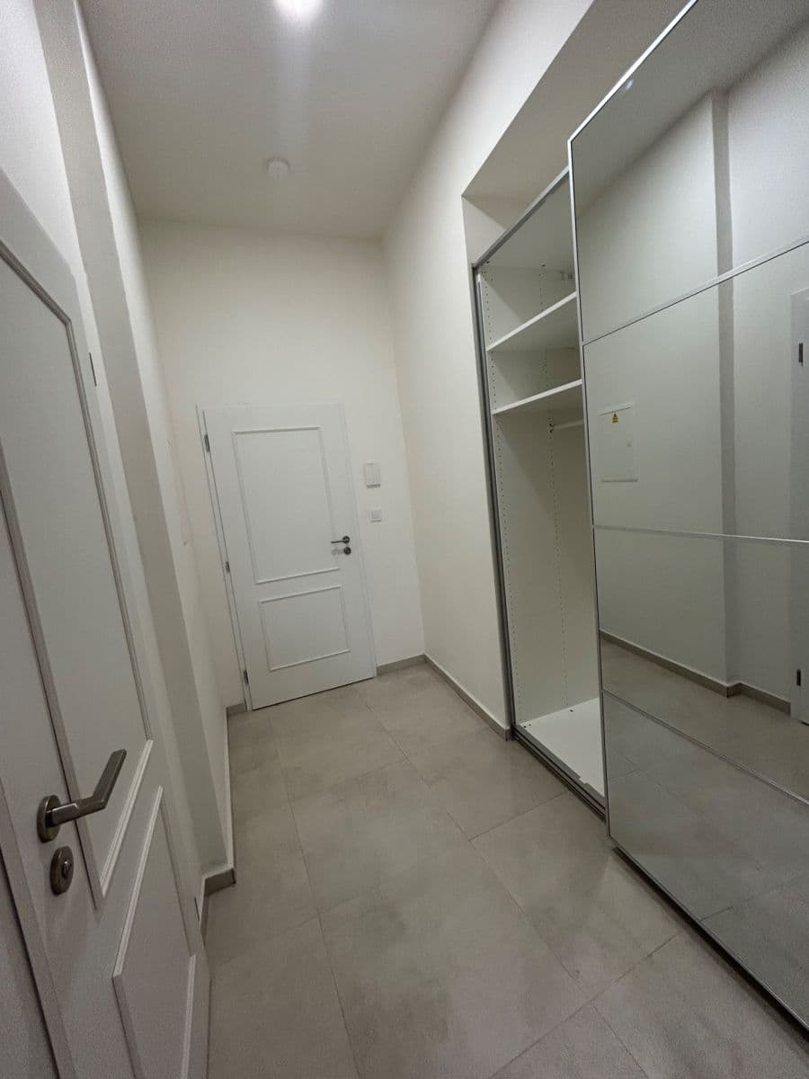 Pronájem bytu 1+kk 26 m², Stárkova, Praha, Praha Pronájem bytu 1+kk 26 m², Stárkova, Praha, Praha