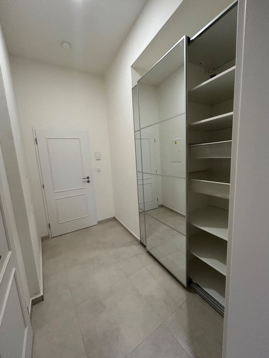 Pronájem bytu 1+kk 26 m², Stárkova, Praha, Praha Pronájem bytu 1+kk 26 m², Stárkova, Praha, Praha