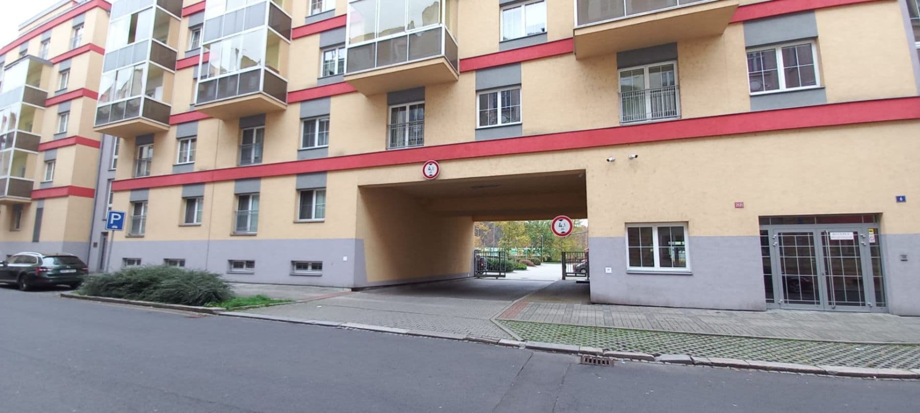 Prodej bytu 1+kk 44 m², Jateční, Karlovy Vary, Karlovarský kraj Prodej bytu 1+kk 44 m², Jateční, Karlovy Vary, Karlovarský kraj