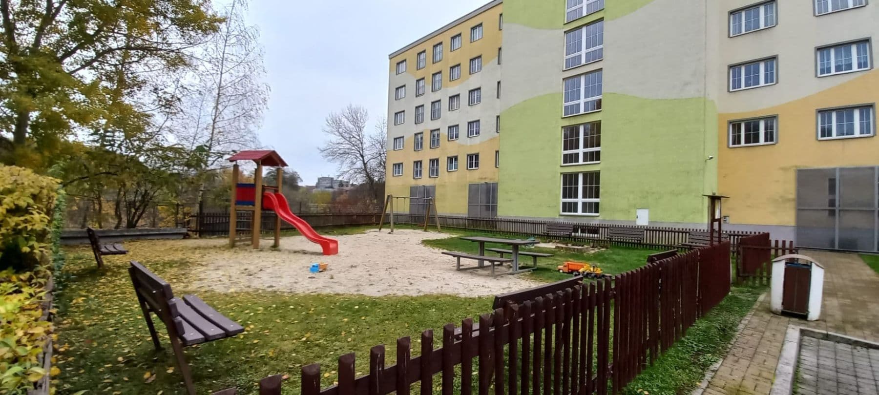 Prodej bytu 1+kk 44 m², Jateční, Karlovy Vary, Karlovarský kraj Prodej bytu 1+kk 44 m², Jateční, Karlovy Vary, Karlovarský kraj