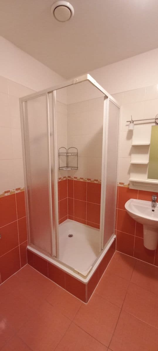 Prodej bytu 1+kk 44 m², Jateční, Karlovy Vary, Karlovarský kraj Prodej bytu 1+kk 44 m², Jateční, Karlovy Vary, Karlovarský kraj