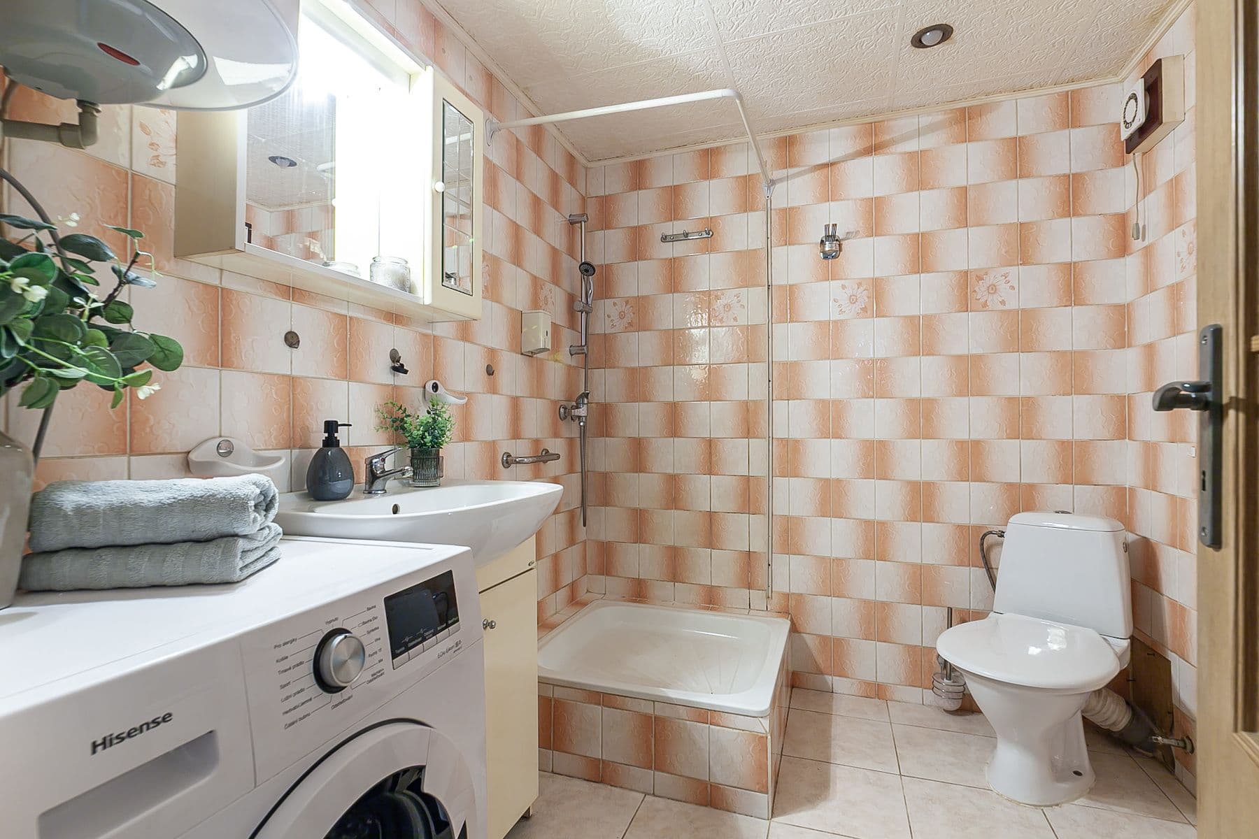 Prodej domu 200 m², pozemek 309 m², Doksany, Ústecký kraj Prodej domu 200 m², pozemek 309 m², Doksany, Ústecký kraj