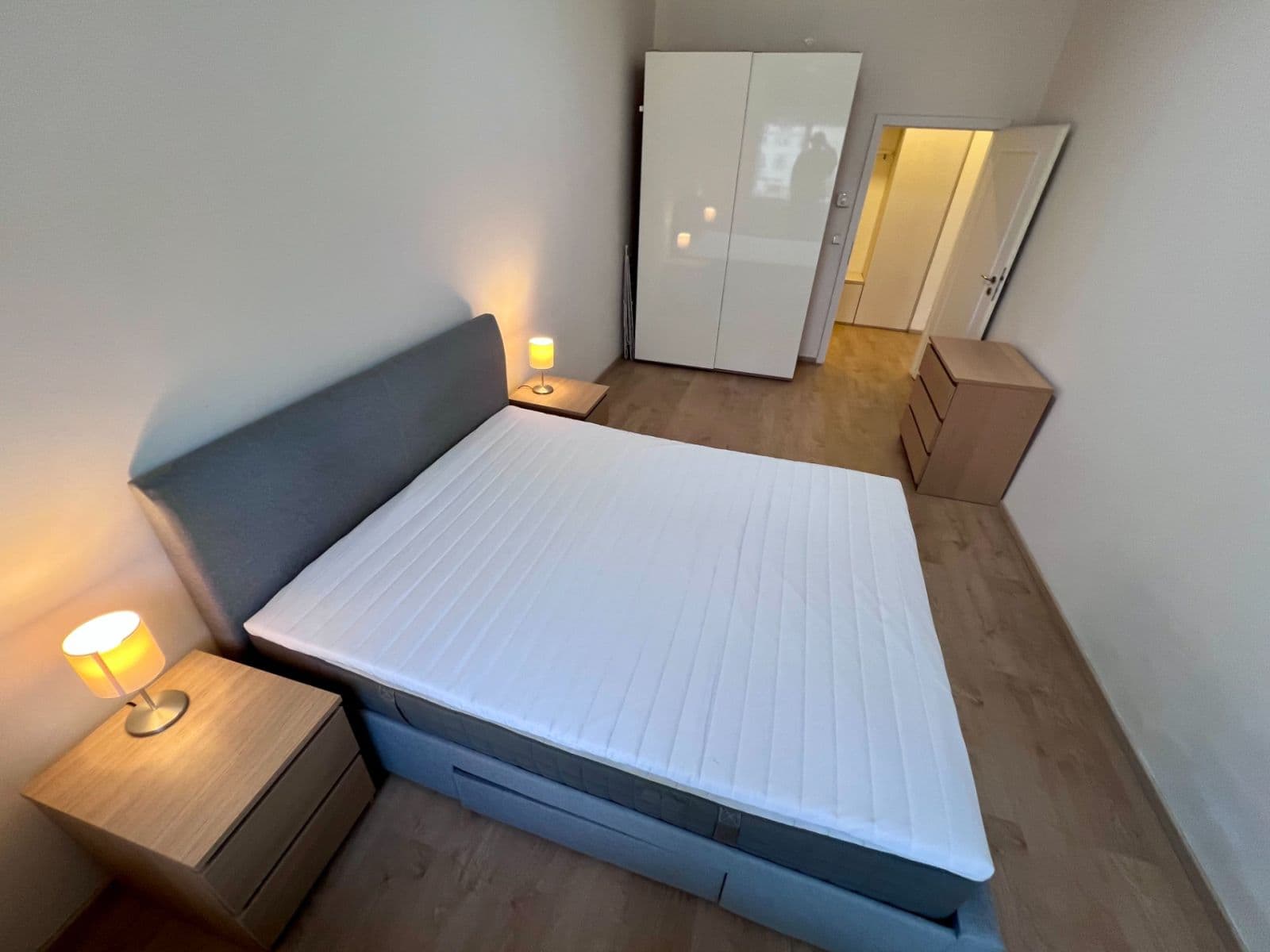 Pronájem bytu 2+kk 45 m², náměstí Jiřího z Lobkovic, Praha, Praha Pronájem bytu 2+kk 45 m², náměstí Jiřího z Lobkovic, Praha, Praha