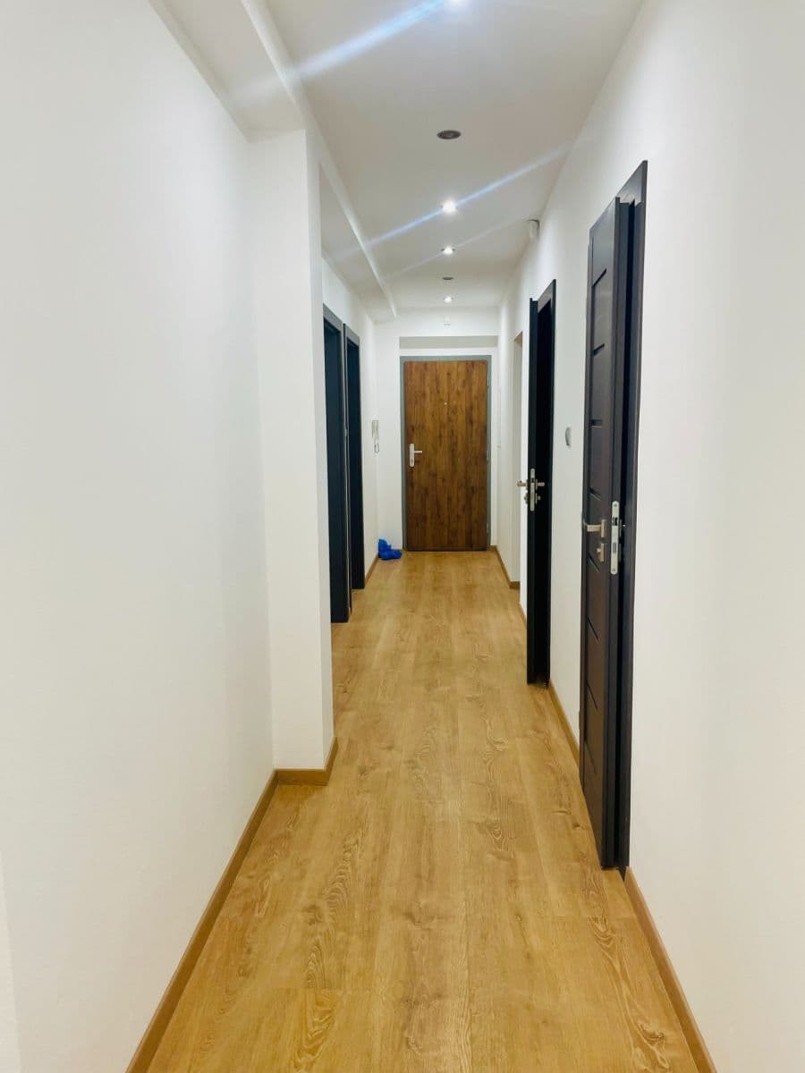 Pronájem bytu 3+1 69 m², Športová, Nové Mesto nad Váhom, Trenčiansky kraj Pronájem bytu 3+1 69 m², Športová, Nové Mesto nad Váhom, Trenčiansky kraj