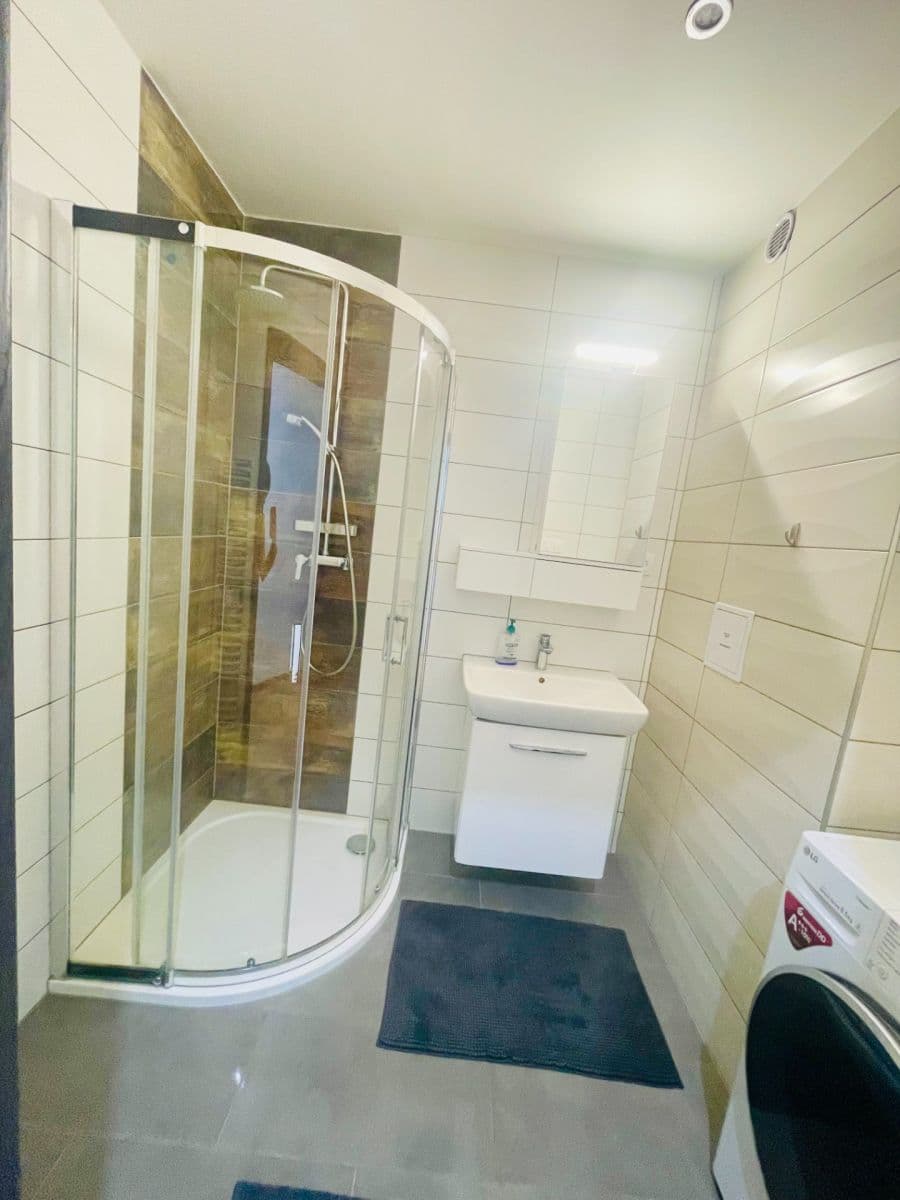 Pronájem bytu 3+1 69 m², Športová, Nové Mesto nad Váhom, Trenčiansky kraj Pronájem bytu 3+1 69 m², Športová, Nové Mesto nad Váhom, Trenčiansky kraj