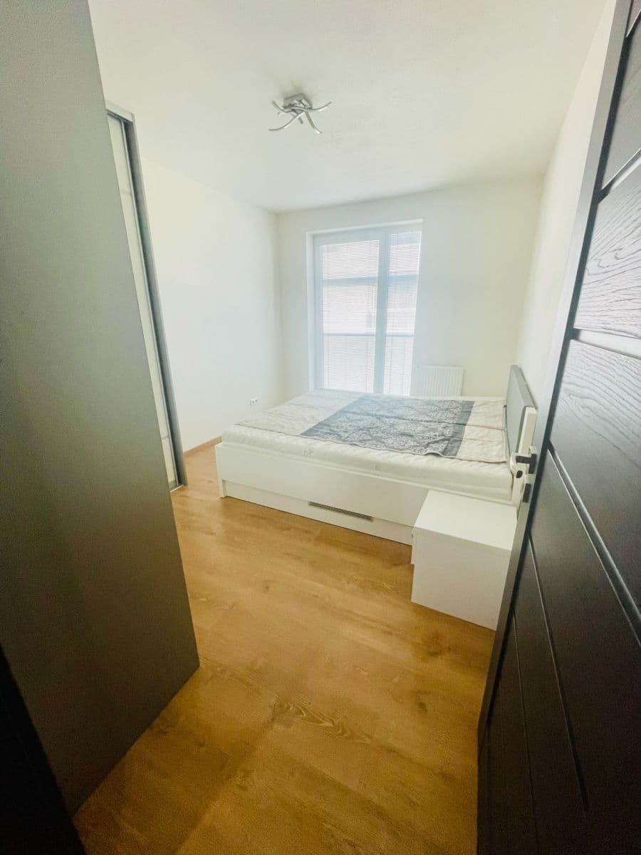 Pronájem bytu 3+1 69 m², Športová, Nové Mesto nad Váhom, Trenčiansky kraj Pronájem bytu 3+1 69 m², Športová, Nové Mesto nad Váhom, Trenčiansky kraj