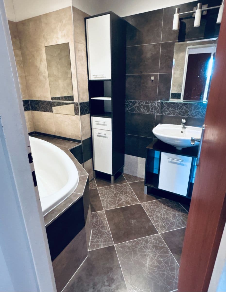 Prodej bytu 3+1 67 m², K Lipám, Praha, Praha Prodej bytu 3+1 67 m², K Lipám, Praha, Praha