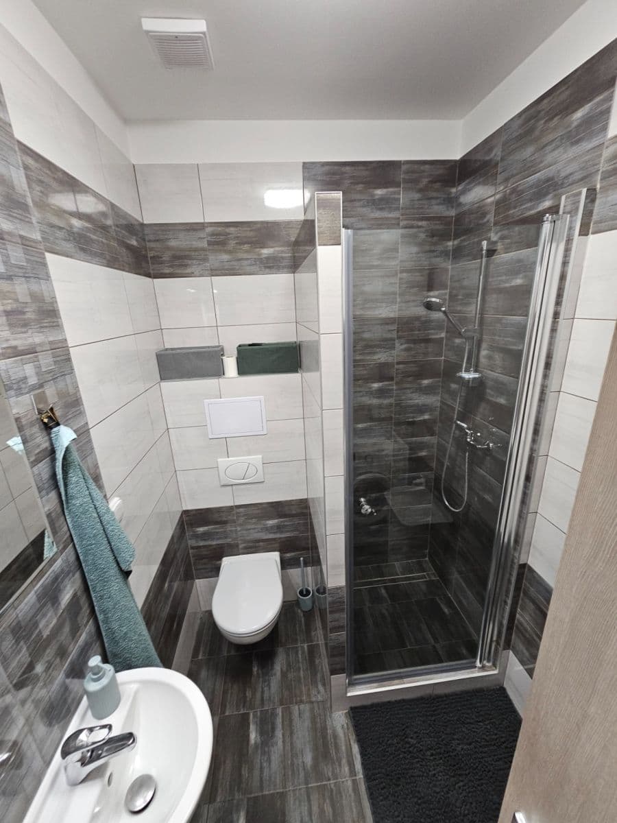 Pronájem bytu 1+kk 24 m², Vrapická, Kladno, Středočeský kraj Pronájem bytu 1+kk 24 m², Vrapická, Kladno, Středočeský kraj