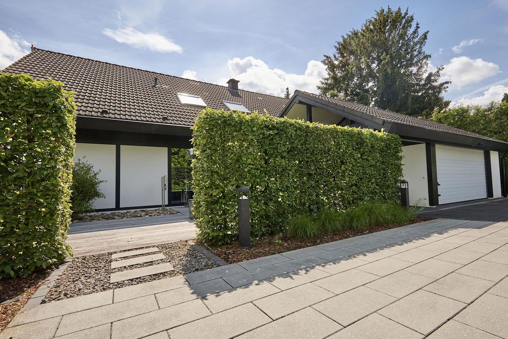 Prodej domu 315 m², pozemek 1.845 m², Detmold, Severní Porýní-Vestfálsko Prodej domu 315 m², pozemek 1.845 m², Detmold, Severní Porýní-Vestfálsko