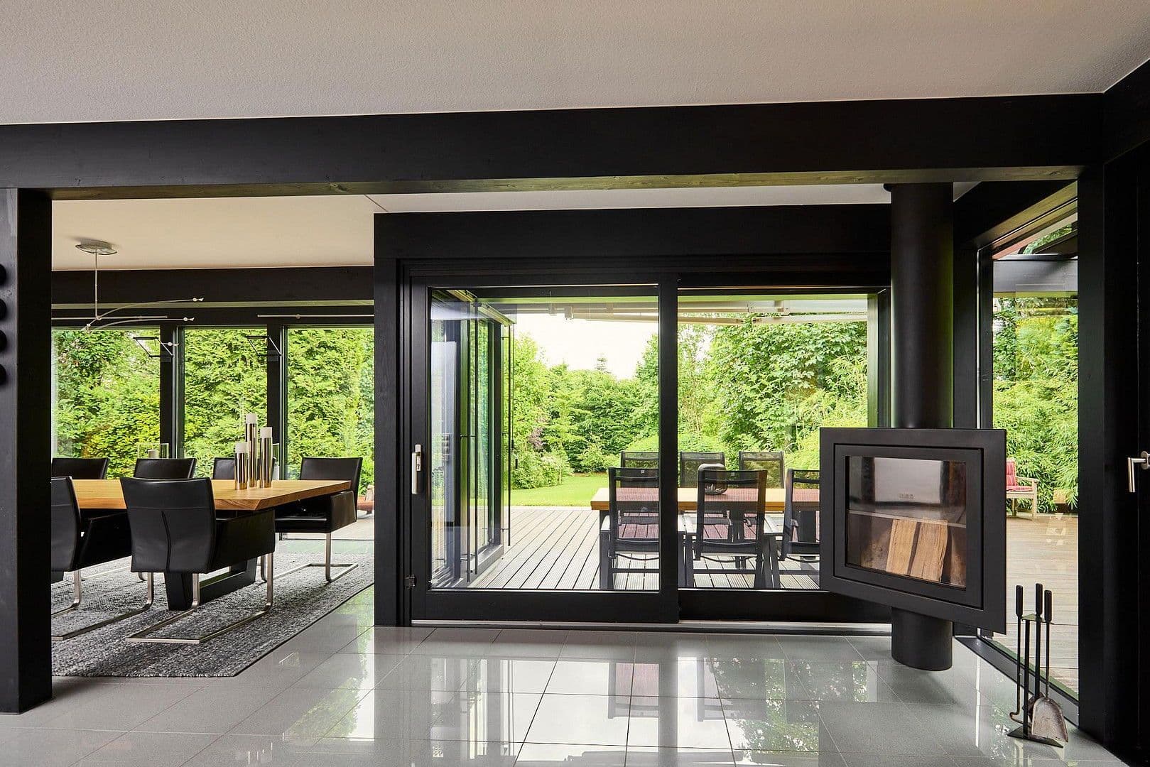 Prodej domu 315 m², pozemek 1.845 m², Detmold, Severní Porýní-Vestfálsko Prodej domu 315 m², pozemek 1.845 m², Detmold, Severní Porýní-Vestfálsko