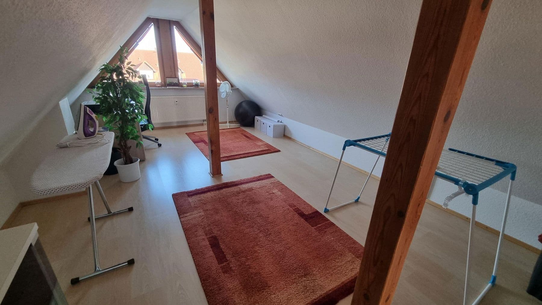 Prodej bytu 5+1 112 m², Adelsdorf, Bavorsko Prodej bytu 5+1 112 m², Adelsdorf, Bavorsko