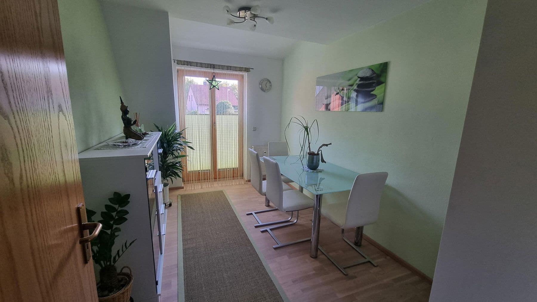 Prodej bytu 5+1 112 m², Adelsdorf, Bavorsko Prodej bytu 5+1 112 m², Adelsdorf, Bavorsko