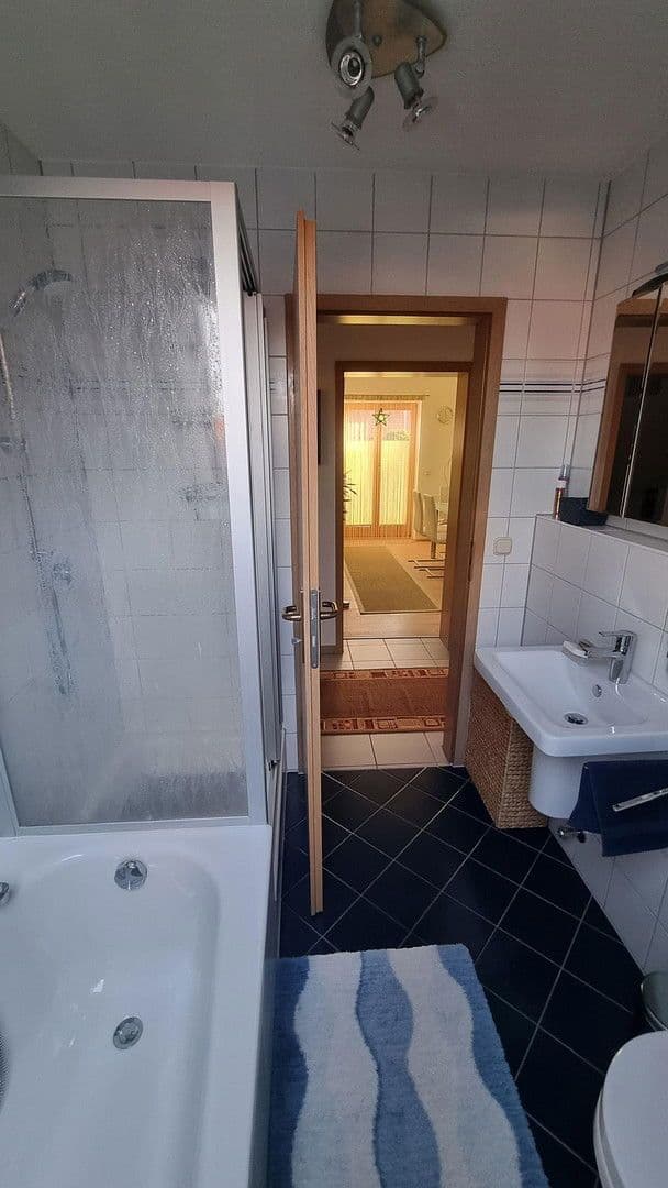 Prodej bytu 5+1 112 m², Adelsdorf, Bavorsko Prodej bytu 5+1 112 m², Adelsdorf, Bavorsko