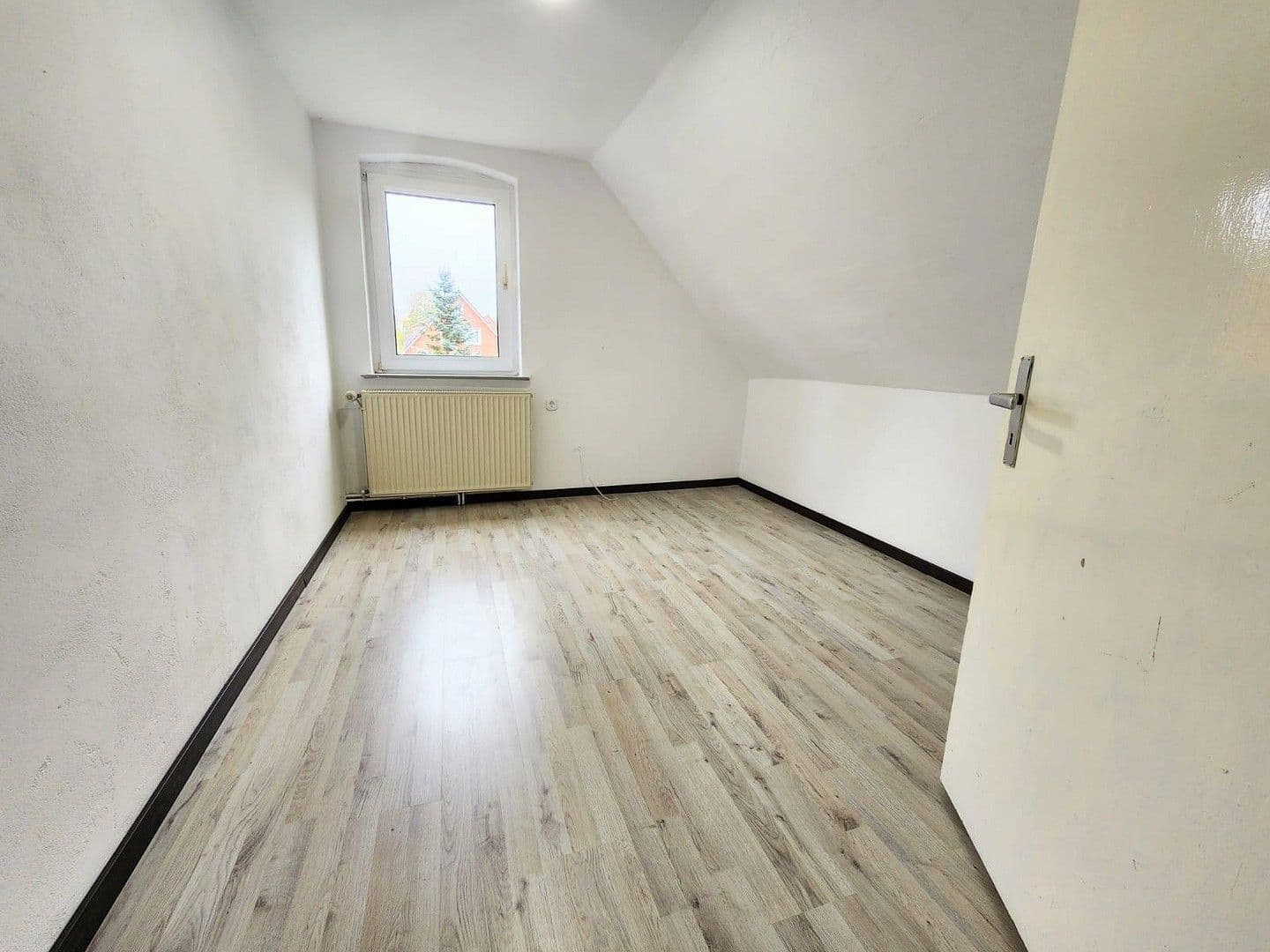 Prodej domu 122 m², pozemek 1.316 m², Aurich, Dolní Sasko Prodej domu 122 m², pozemek 1.316 m², Aurich, Dolní Sasko