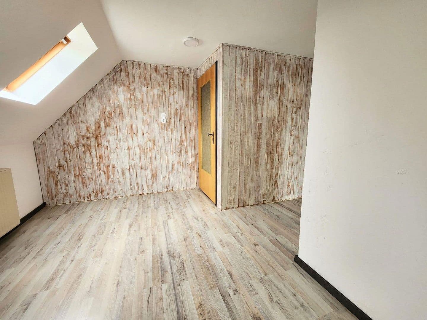 Prodej domu 122 m², pozemek 1.316 m², Aurich, Dolní Sasko Prodej domu 122 m², pozemek 1.316 m², Aurich, Dolní Sasko