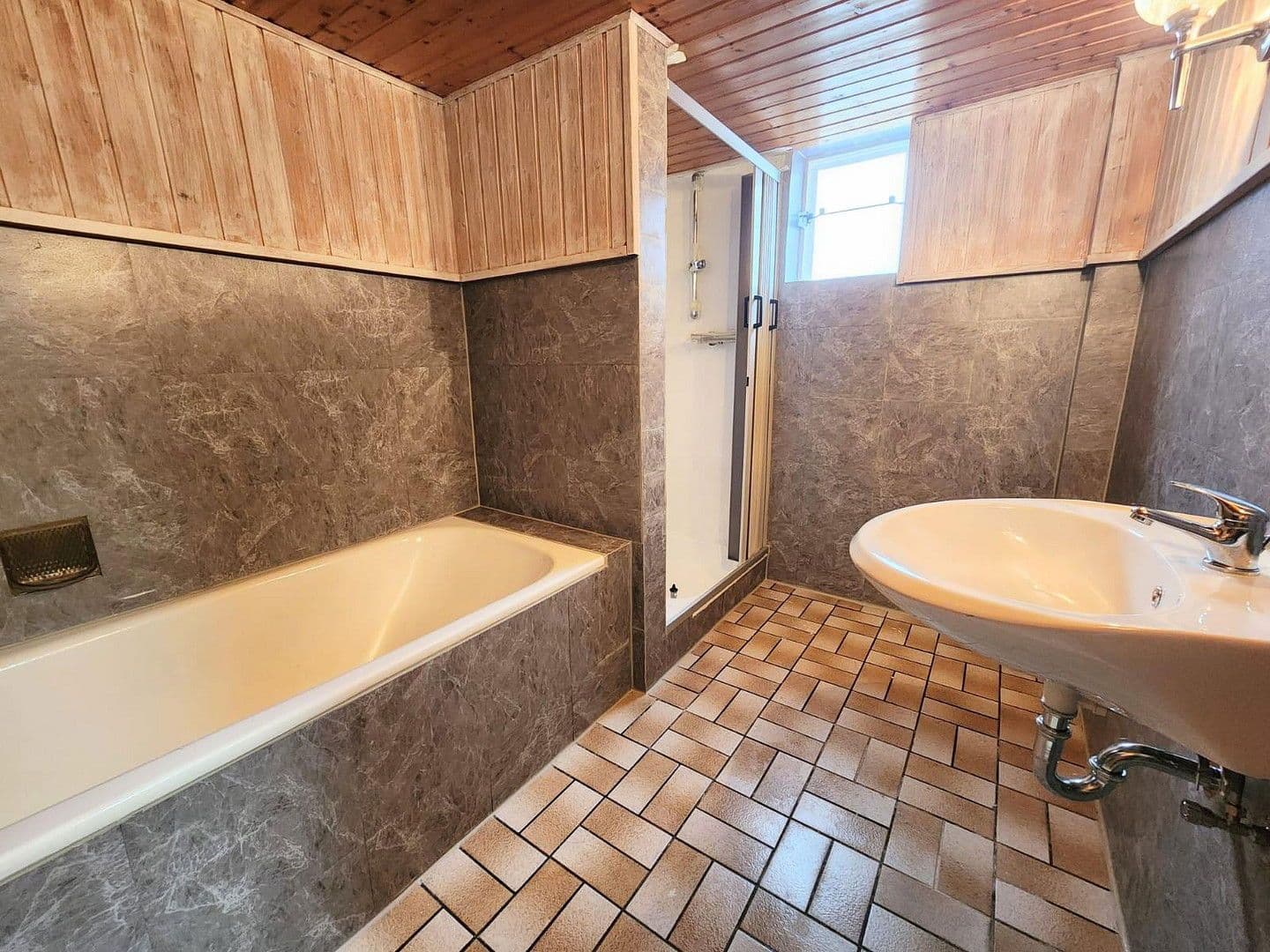 Prodej domu 122 m², pozemek 1.316 m², Aurich, Dolní Sasko Prodej domu 122 m², pozemek 1.316 m², Aurich, Dolní Sasko