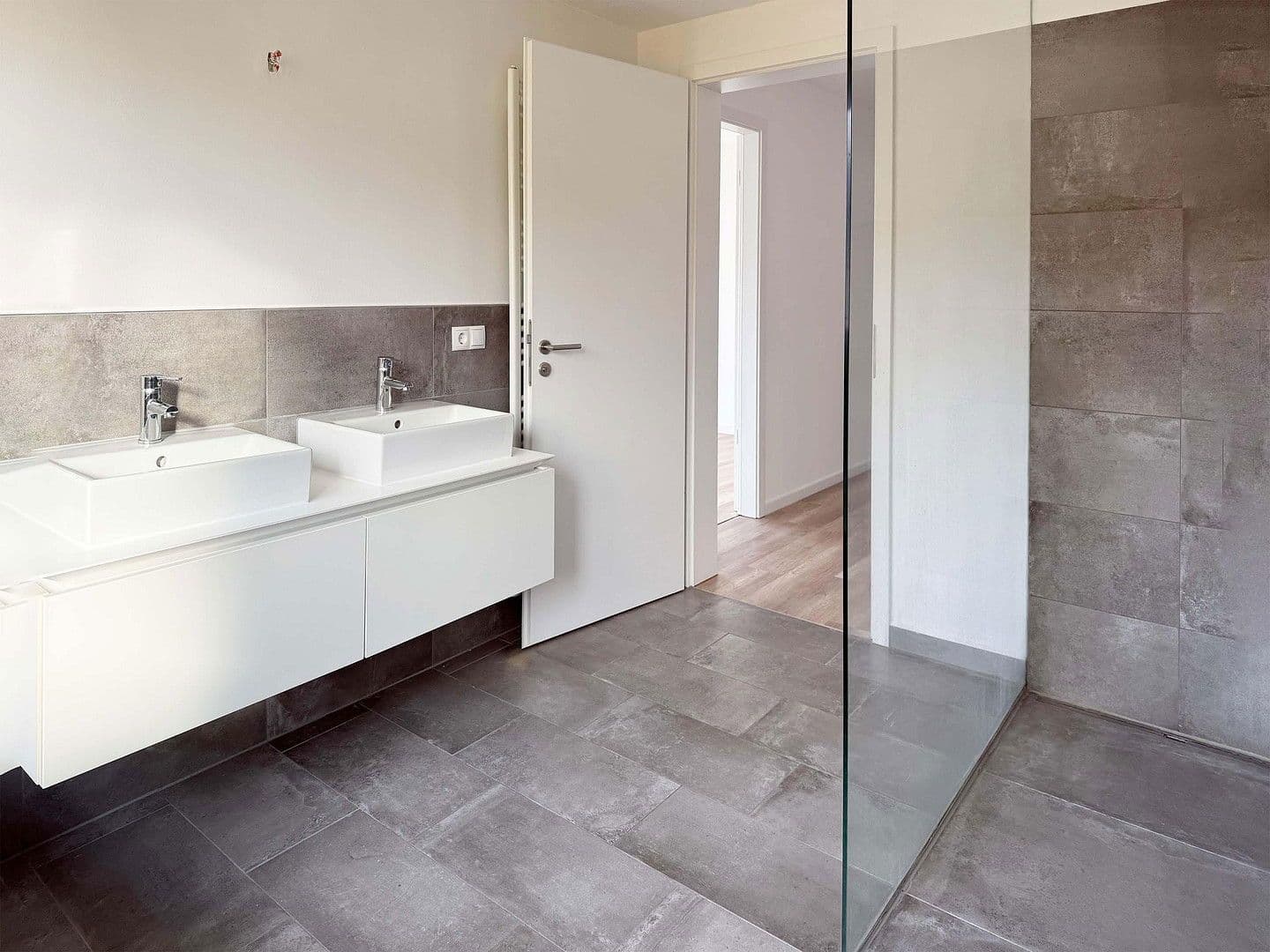 Prodej domu 154 m², pozemek 255 m², Eichenstraße 8i, Ludwigshafen, Porýní-Falc Prodej domu 154 m², pozemek 255 m², Eichenstraße 8i, Ludwigshafen, Porýní-Falc