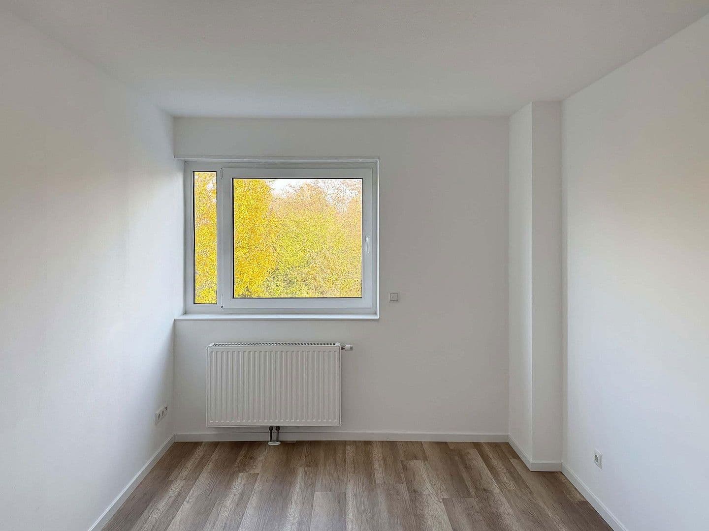 Prodej domu 154 m², pozemek 255 m², Eichenstraße 8i, Ludwigshafen, Porýní-Falc Prodej domu 154 m², pozemek 255 m², Eichenstraße 8i, Ludwigshafen, Porýní-Falc