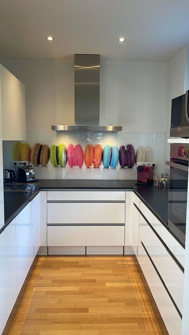 Pronájem bytu 5+1 130 m², Stuttgart, Bádensko-Württembersko Pronájem bytu 5+1 130 m², Stuttgart, Bádensko-Württembersko