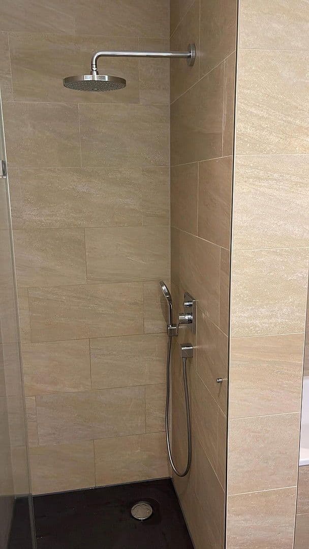 Pronájem bytu 5+1 130 m², Stuttgart, Bádensko-Württembersko Pronájem bytu 5+1 130 m², Stuttgart, Bádensko-Württembersko