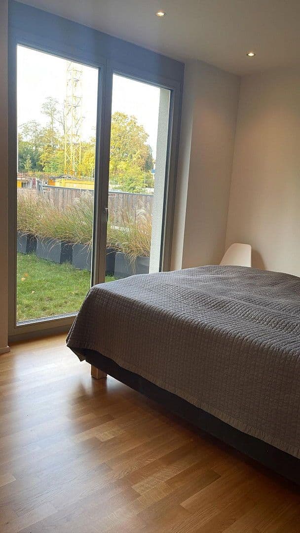 Pronájem bytu 5+1 130 m², Stuttgart, Bádensko-Württembersko Pronájem bytu 5+1 130 m², Stuttgart, Bádensko-Württembersko