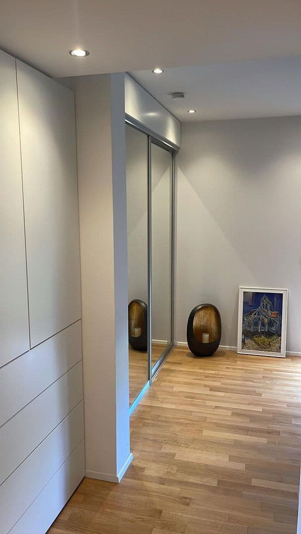 Pronájem bytu 5+1 130 m², Stuttgart, Bádensko-Württembersko Pronájem bytu 5+1 130 m², Stuttgart, Bádensko-Württembersko