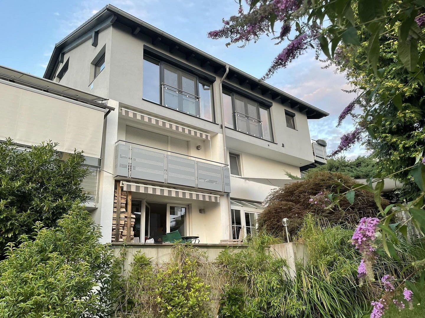 Prodej domu 315 m², pozemek 630 m², Kranzberg, Bavorsko Prodej domu 315 m², pozemek 630 m², Kranzberg, Bavorsko