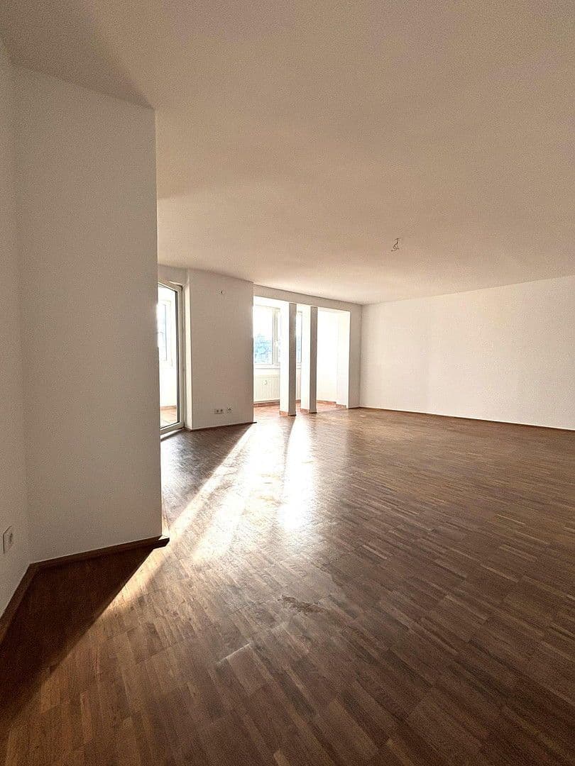Pronájem bytu 2+kk 86 m², Düsseldorf, Severní Porýní-Vestfálsko Pronájem bytu 2+kk 86 m², Düsseldorf, Severní Porýní-Vestfálsko