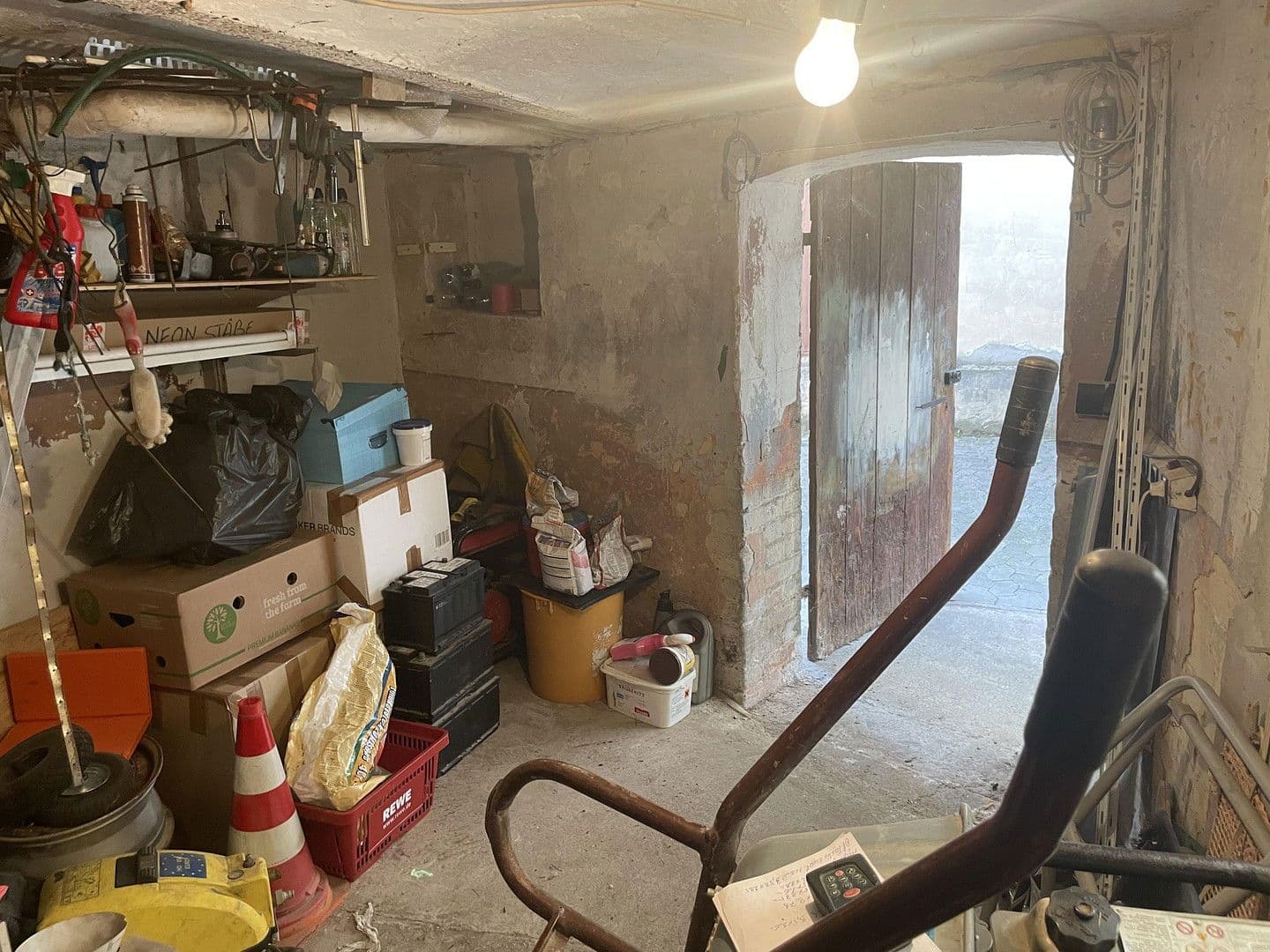 Prodej domu 360 m², pozemek 390 m², Großen-Busecker Str. 17, Buseck, Hessen Prodej domu 360 m², pozemek 390 m², Großen-Busecker Str. 17, Buseck, Hessen