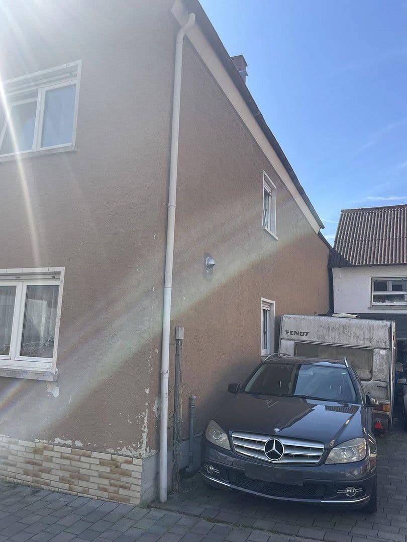 Prodej domu 360 m², pozemek 390 m², Großen-Busecker Str. 17, Buseck, Hessen Prodej domu 360 m², pozemek 390 m², Großen-Busecker Str. 17, Buseck, Hessen