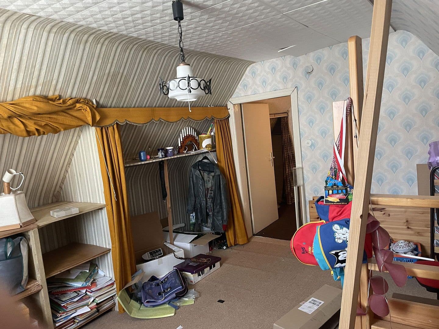 Prodej domu 360 m², pozemek 390 m², Großen-Busecker Str. 17, Buseck, Hessen Prodej domu 360 m², pozemek 390 m², Großen-Busecker Str. 17, Buseck, Hessen