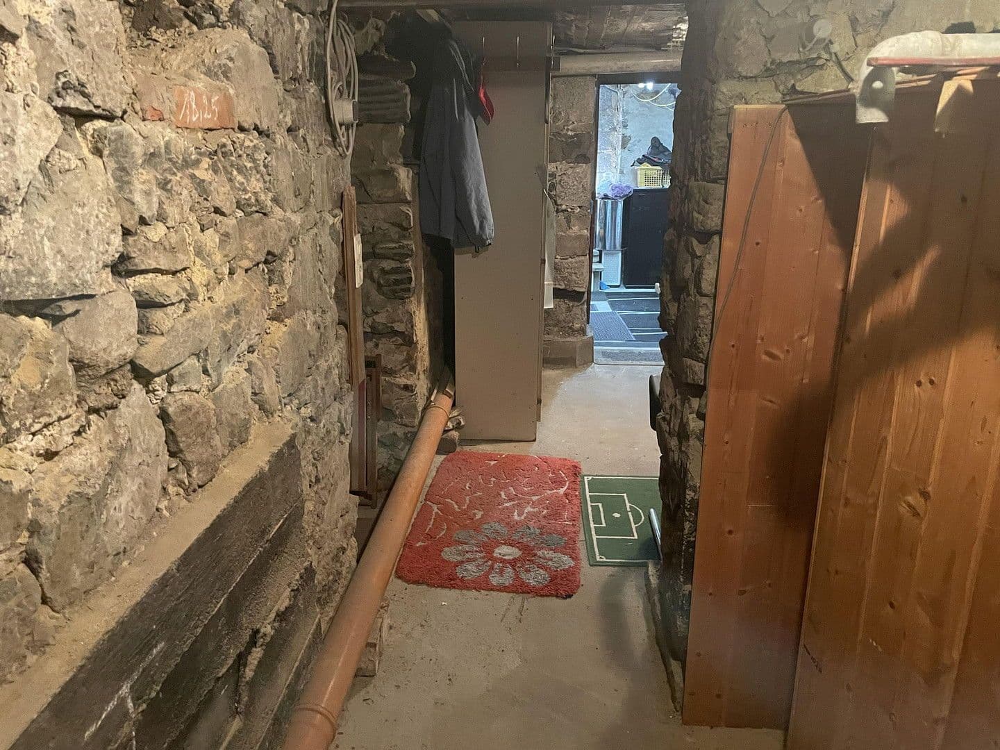 Prodej domu 360 m², pozemek 390 m², Großen-Busecker Str. 17, Buseck, Hessen Prodej domu 360 m², pozemek 390 m², Großen-Busecker Str. 17, Buseck, Hessen