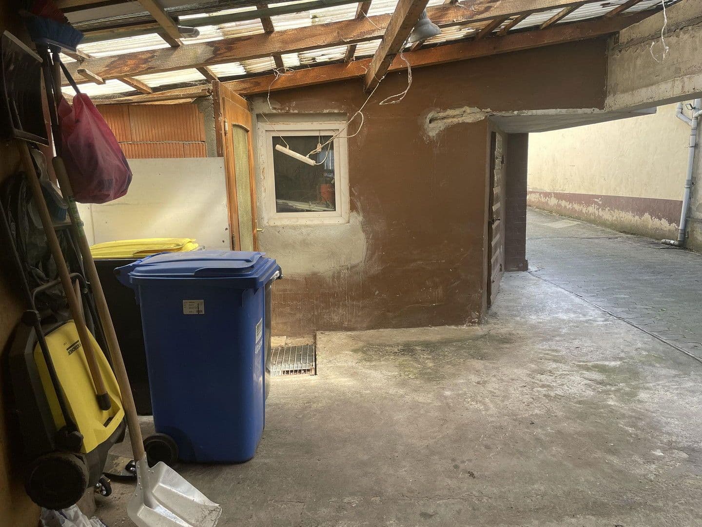 Prodej domu 360 m², pozemek 390 m², Großen-Busecker Str. 17, Buseck, Hessen Prodej domu 360 m², pozemek 390 m², Großen-Busecker Str. 17, Buseck, Hessen