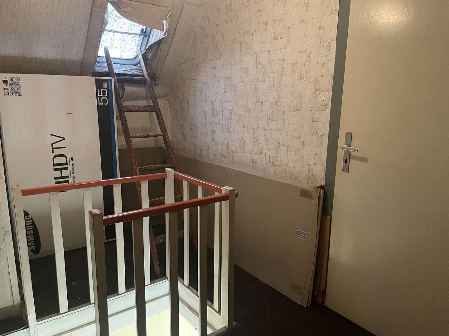 Prodej domu 360 m², pozemek 390 m², Großen-Busecker Str. 17, Buseck, Hessen Prodej domu 360 m², pozemek 390 m², Großen-Busecker Str. 17, Buseck, Hessen