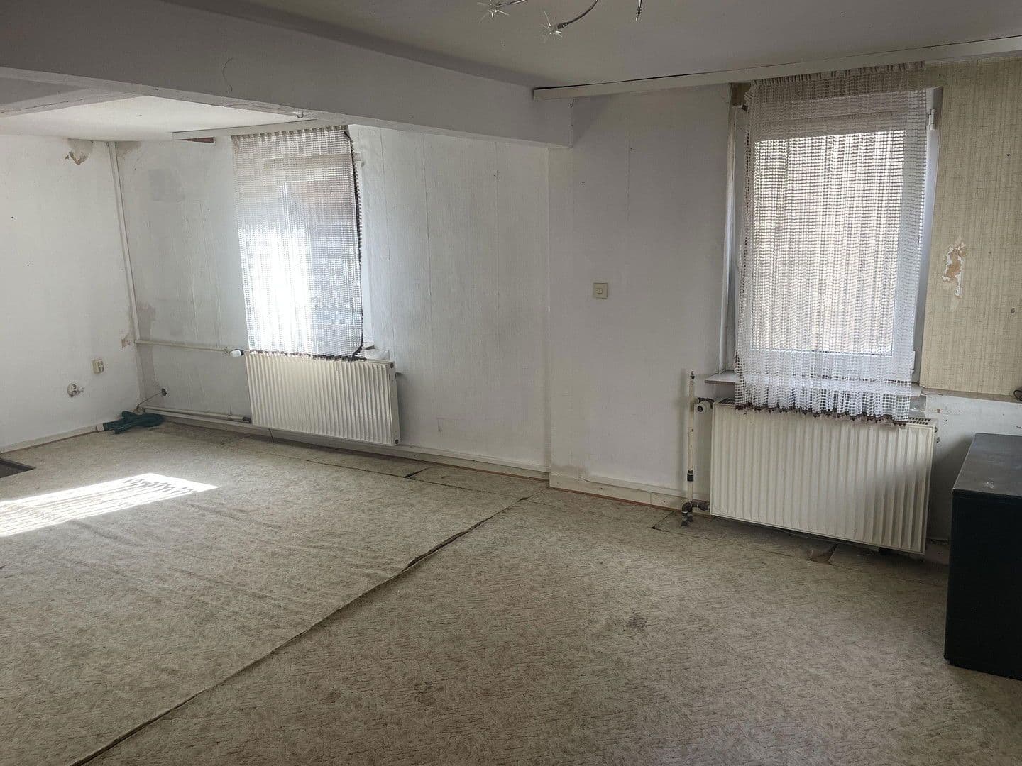 Prodej domu 360 m², pozemek 390 m², Großen-Busecker Str. 17, Buseck, Hessen Prodej domu 360 m², pozemek 390 m², Großen-Busecker Str. 17, Buseck, Hessen