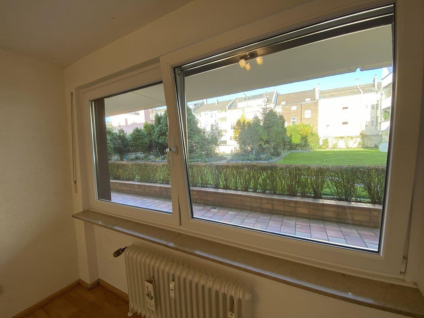 Prodej bytu 3+1 87 m², Burscheider Straße 51, Düsseldorf, Severní Porýní-Vestfálsko Prodej bytu 3+1 87 m², Burscheider Straße 51, Düsseldorf, Severní Porýní-Vestfálsko