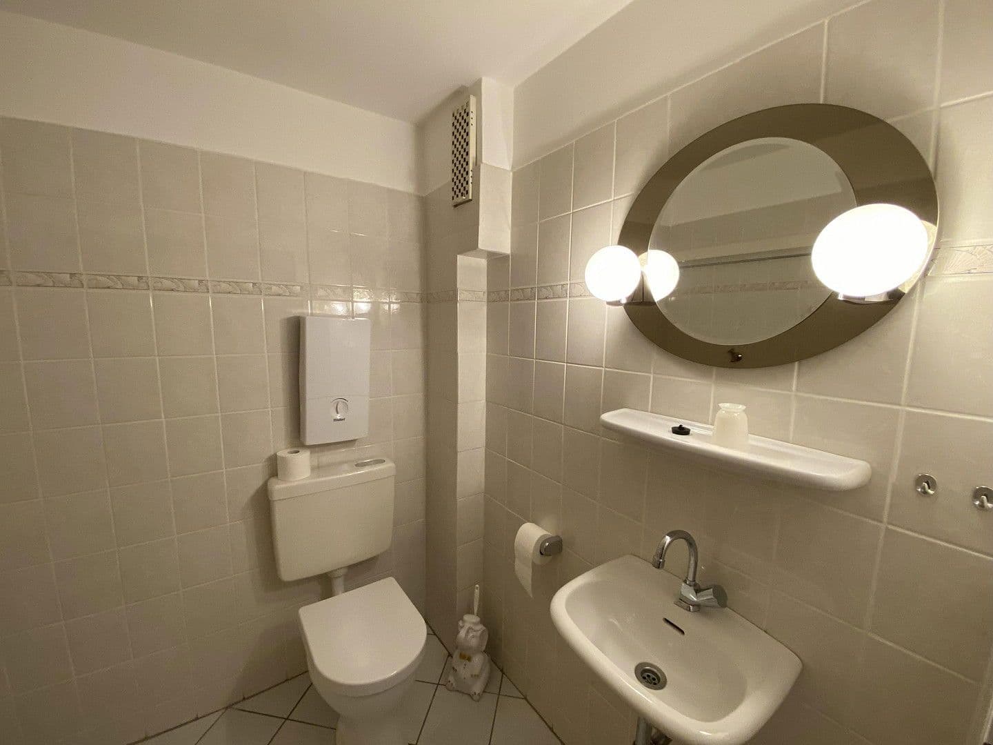 Prodej bytu 3+1 87 m², Burscheider Straße 51, Düsseldorf, Severní Porýní-Vestfálsko Prodej bytu 3+1 87 m², Burscheider Straße 51, Düsseldorf, Severní Porýní-Vestfálsko