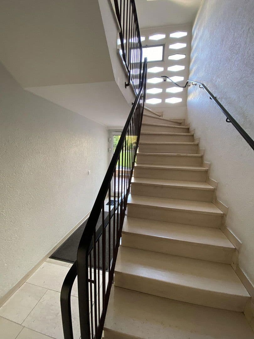 Prodej bytu 3+1 87 m², Burscheider Straße 51, Düsseldorf, Severní Porýní-Vestfálsko Prodej bytu 3+1 87 m², Burscheider Straße 51, Düsseldorf, Severní Porýní-Vestfálsko