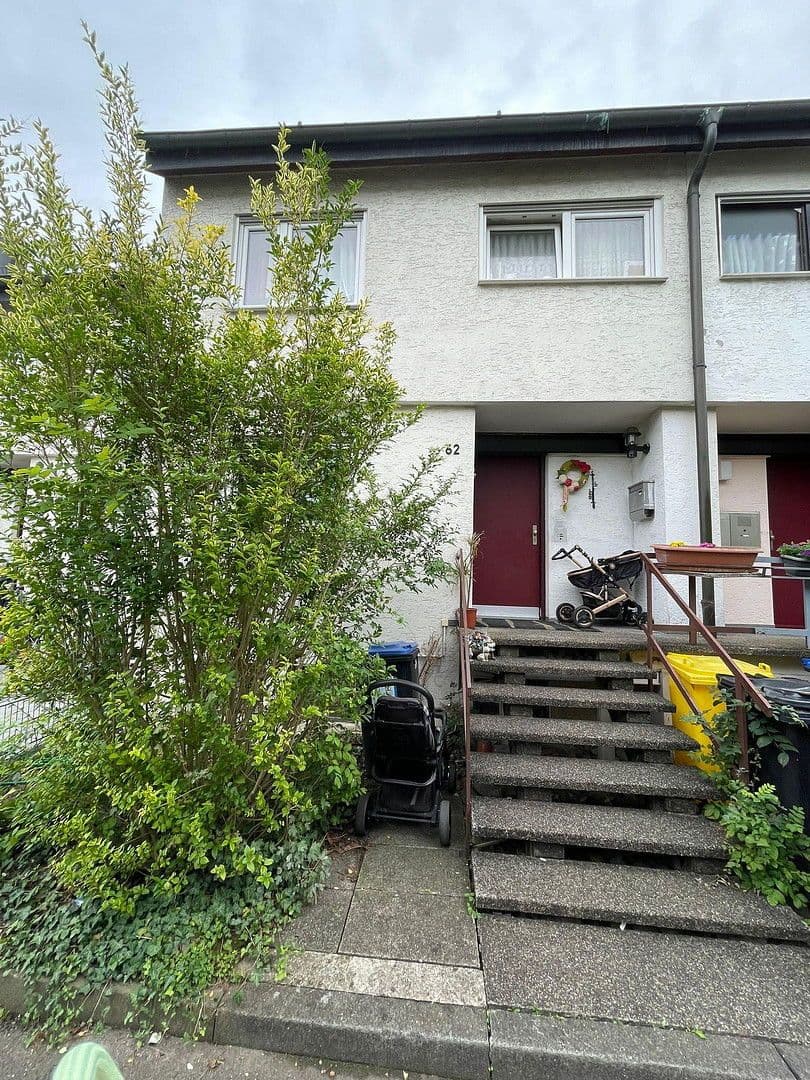 Prodej domu 142 m², pozemek 144 m², Schorndorf, Bádensko-Württembersko Prodej domu 142 m², pozemek 144 m², Schorndorf, Bádensko-Württembersko