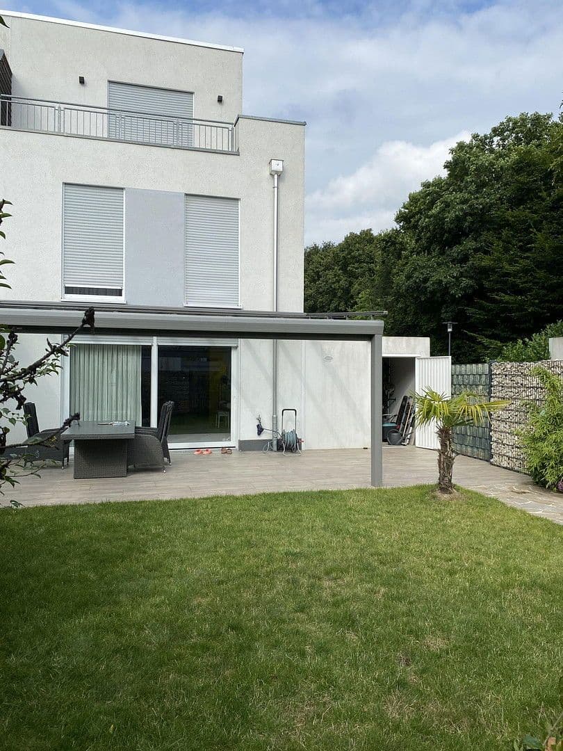 Prodej domu 142 m², pozemek 246 m², Krefeld, Severní Porýní-Vestfálsko Prodej domu 142 m², pozemek 246 m², Krefeld, Severní Porýní-Vestfálsko