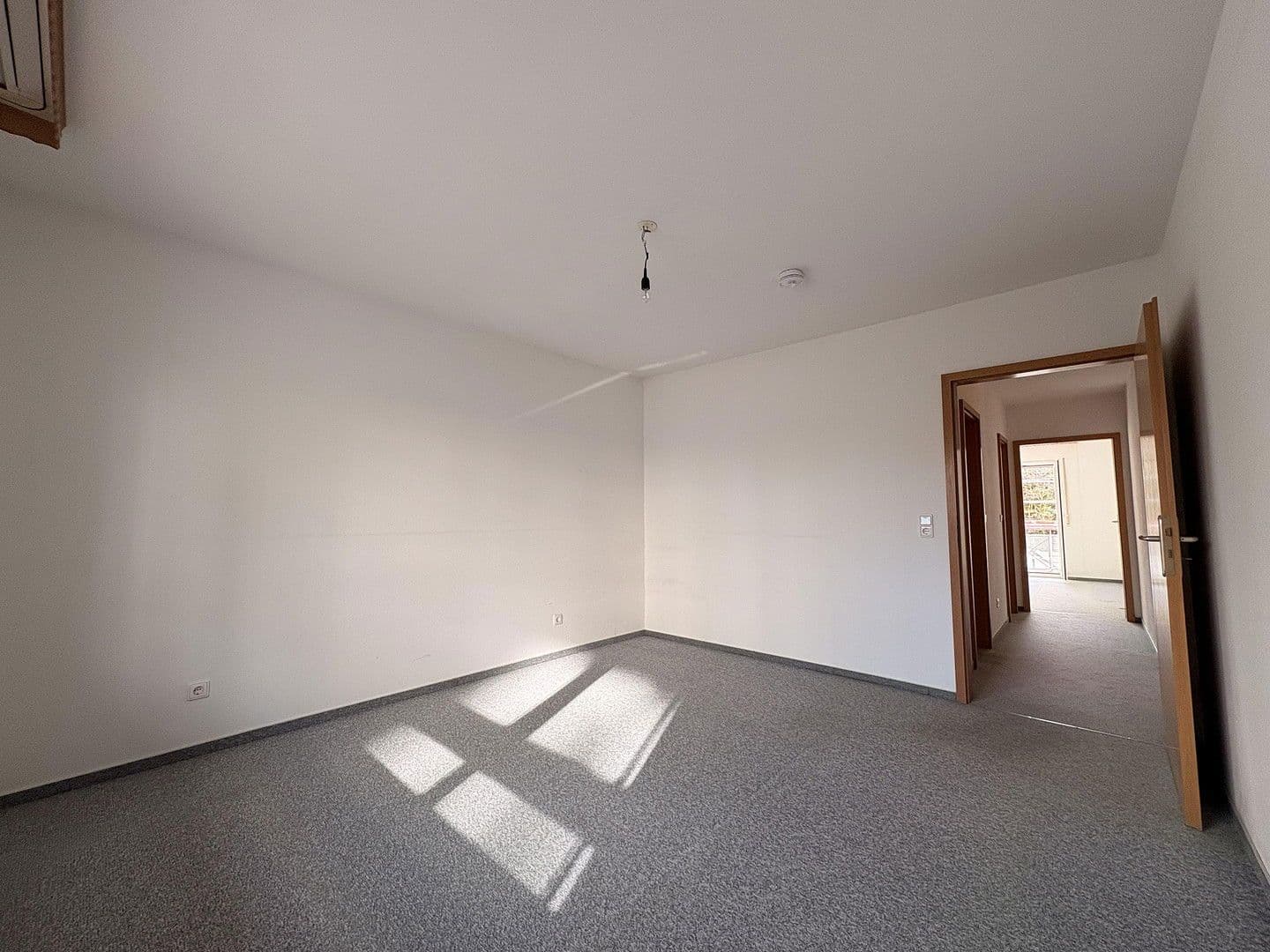 Prodej bytu 3+1 87 m², Frankfurt am Main, Hessen Prodej bytu 3+1 87 m², Frankfurt am Main, Hessen